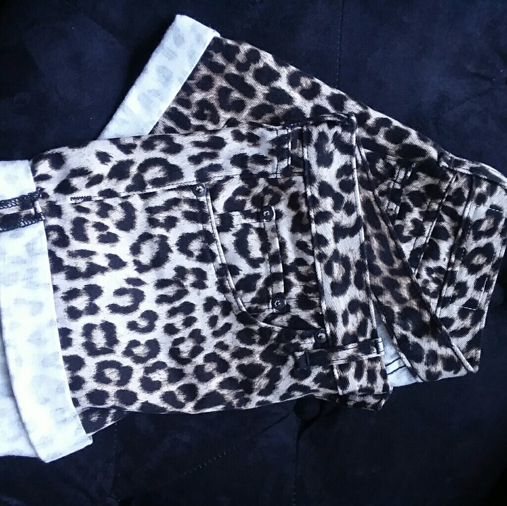 Rag & Bone Leopard Jean Shorts - Picture 5 of 8